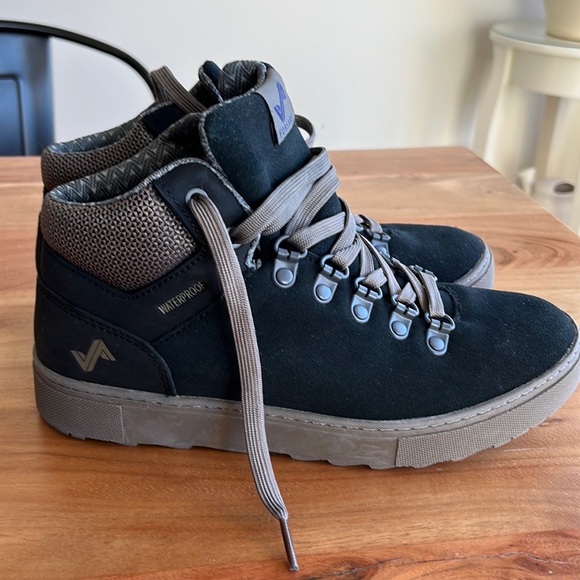 Forsake Lucie Mid waterproof outdoor sneaker boots sz 6 - Picture 11 of 12